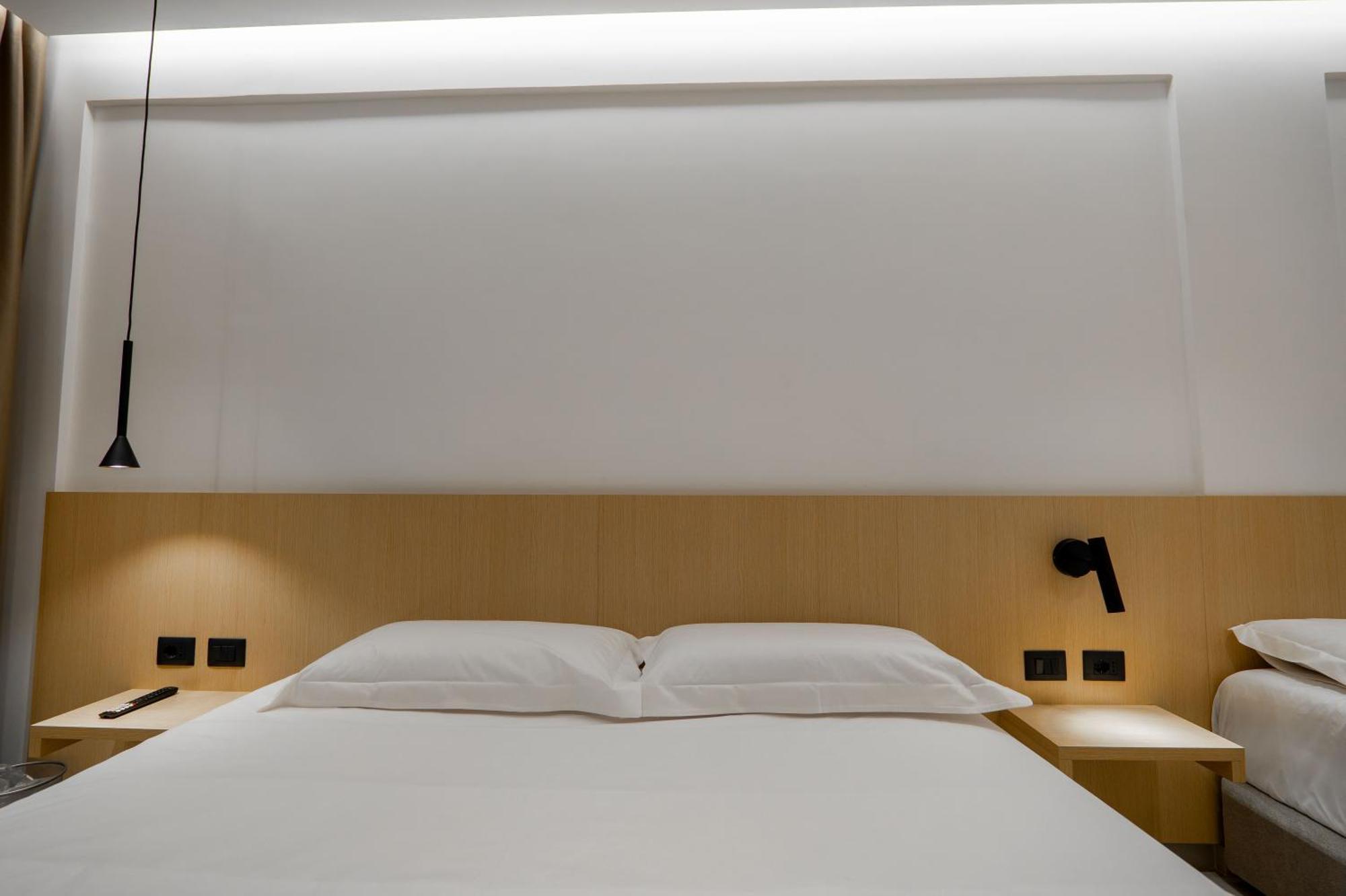 Austin Boutique Hotel Sarande Bagian luar foto