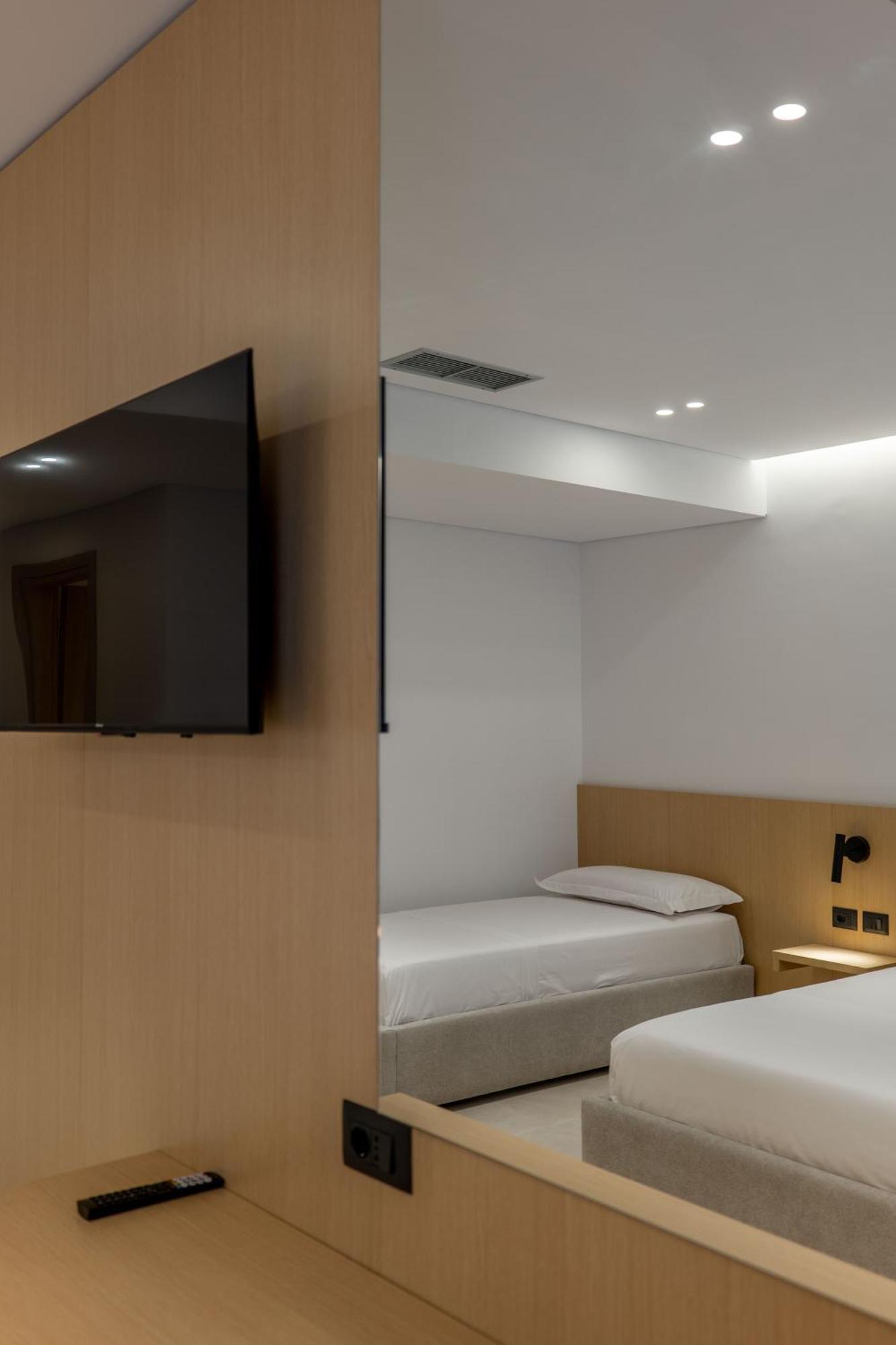 Austin Boutique Hotel Sarande Bagian luar foto