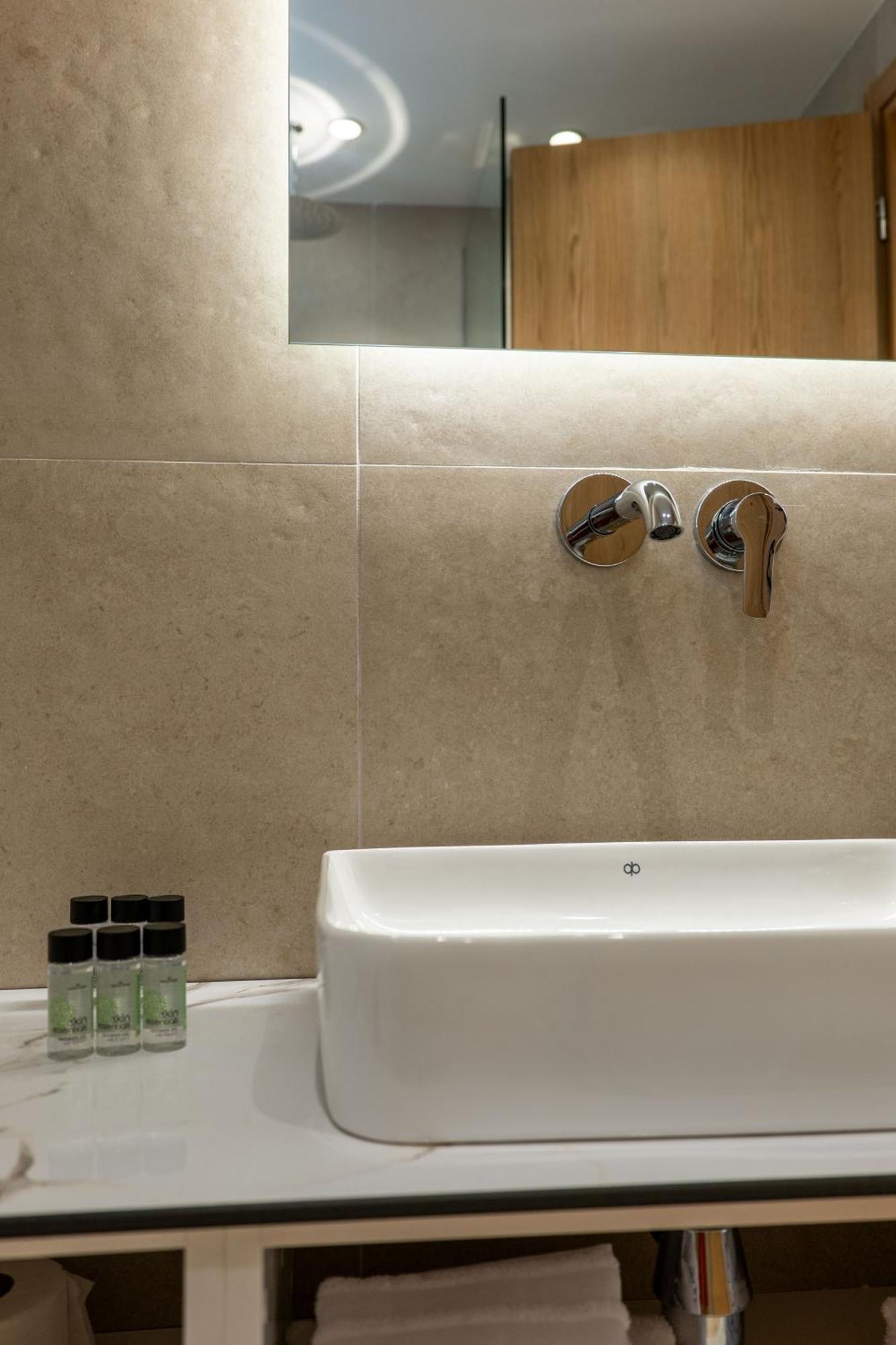 Austin Boutique Hotel Sarande Bagian luar foto