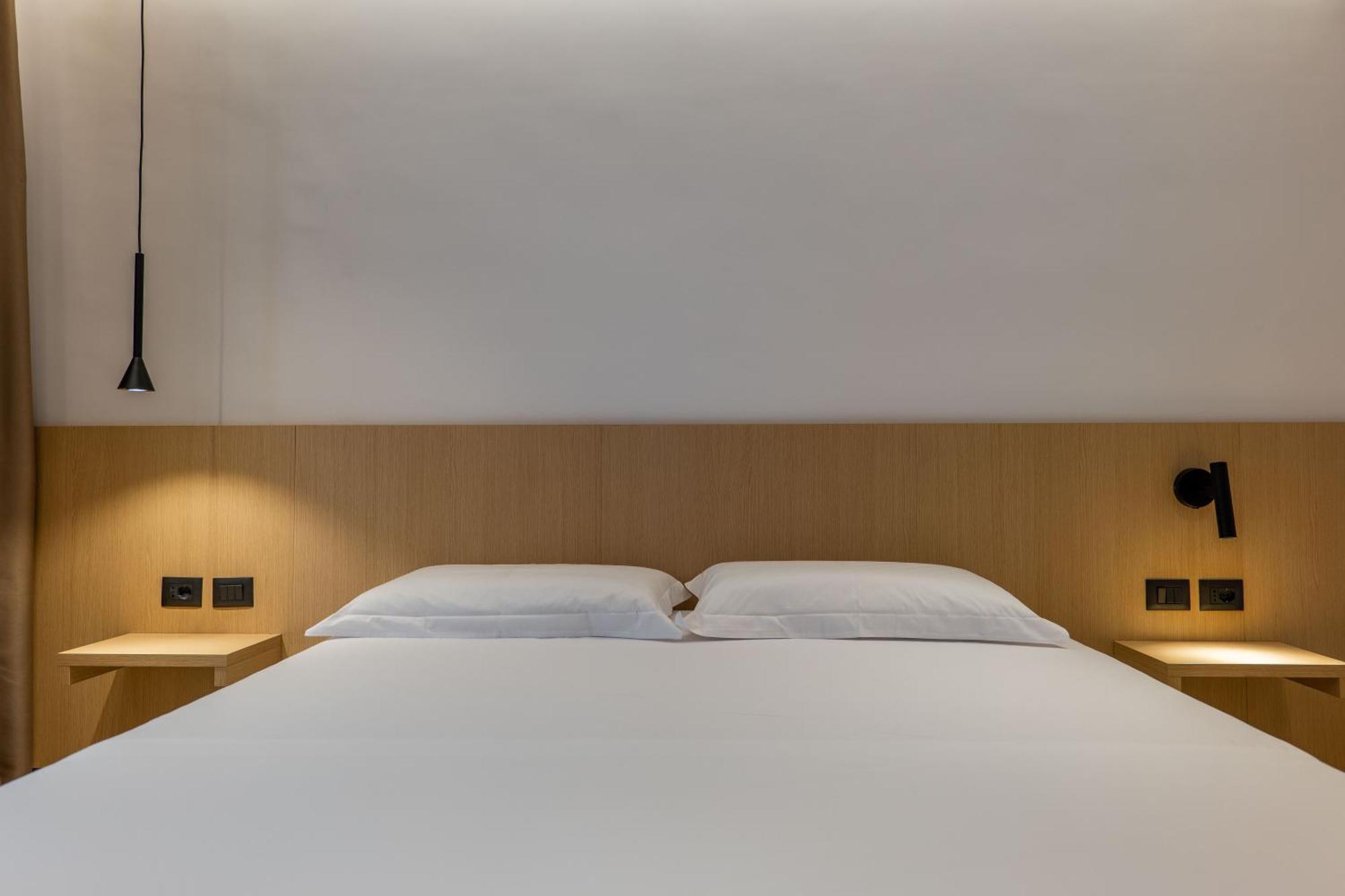 Austin Boutique Hotel Sarande Bagian luar foto