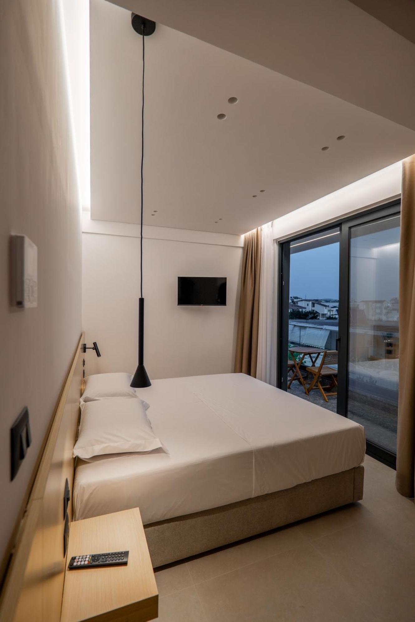 Austin Boutique Hotel Sarande Bagian luar foto