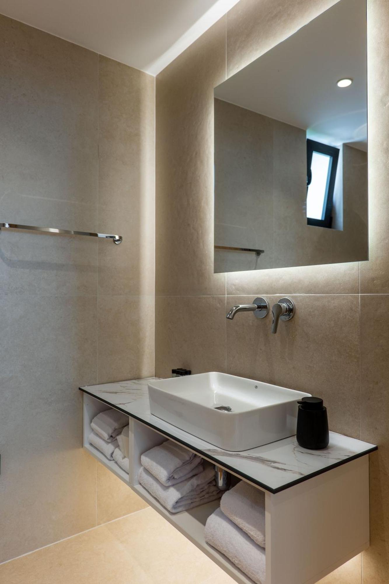 Austin Boutique Hotel Sarande Bagian luar foto
