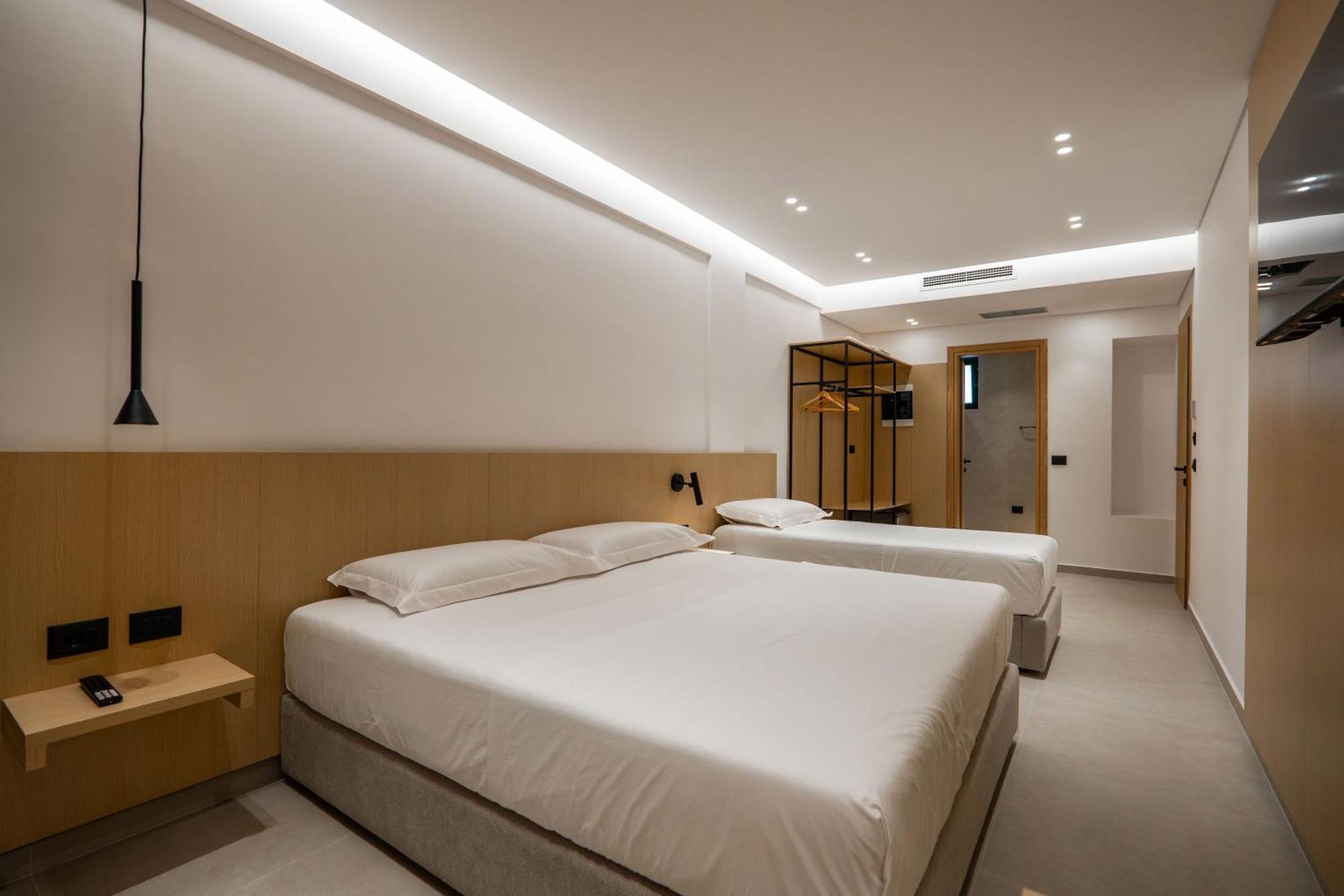 Austin Boutique Hotel Sarande Bagian luar foto
