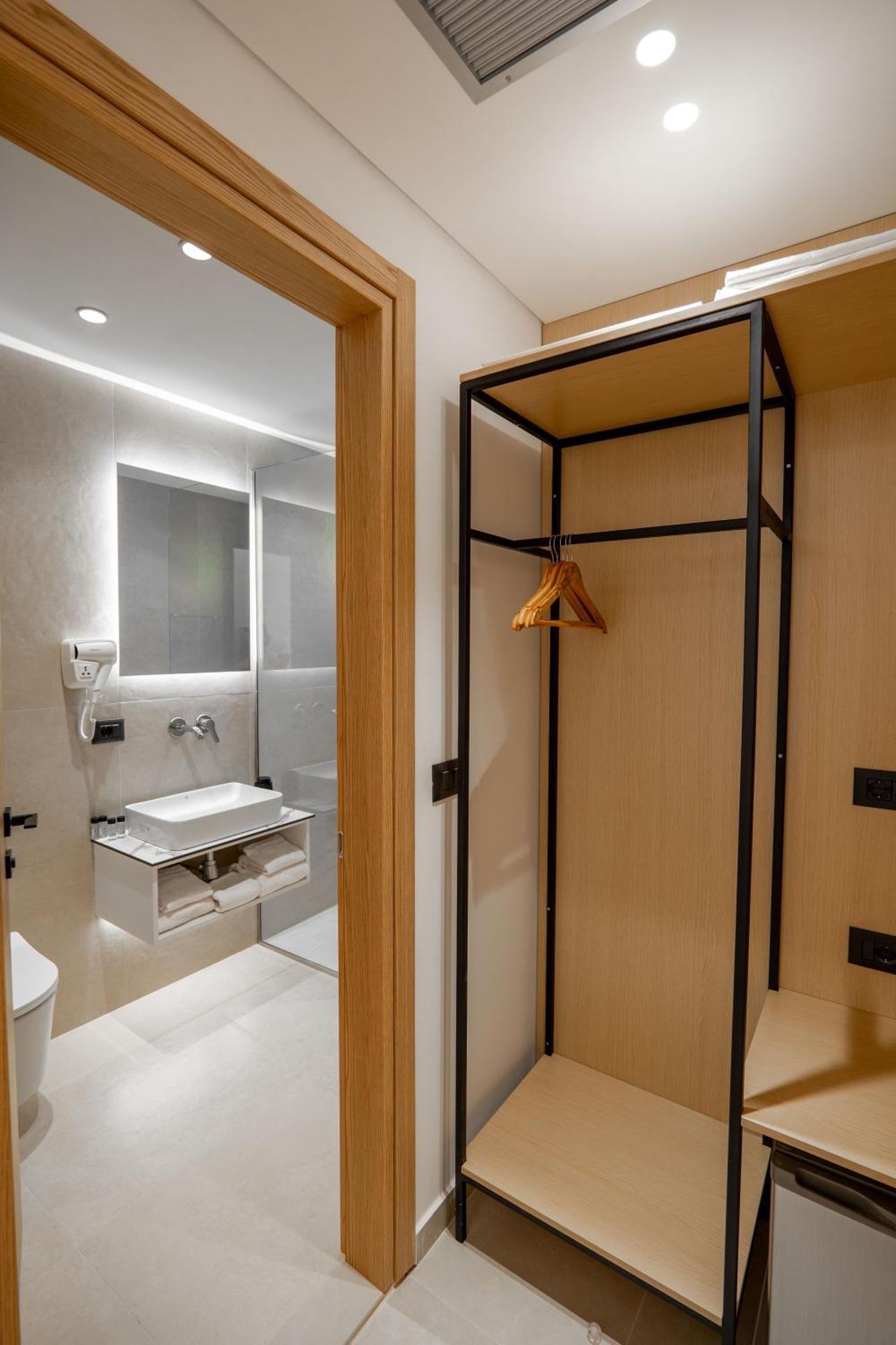 Austin Boutique Hotel Sarande Bagian luar foto