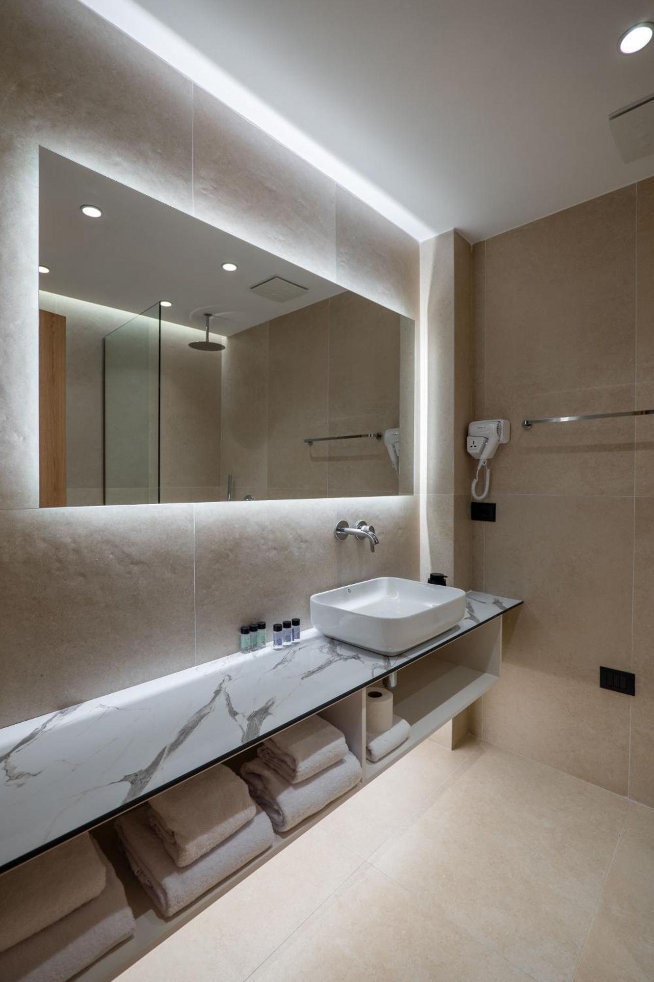 Austin Boutique Hotel Sarande Bagian luar foto